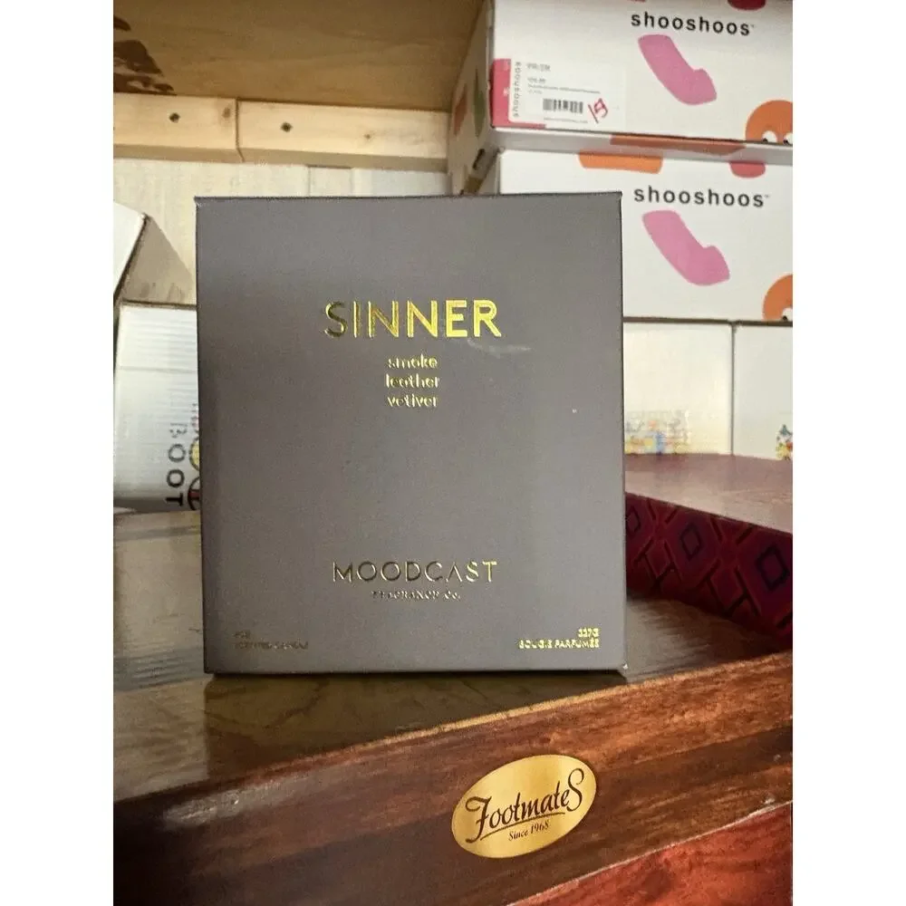 Moodcast Sinner Candle 8 Oz. Leather Vevitir Coconut Wax NEW
